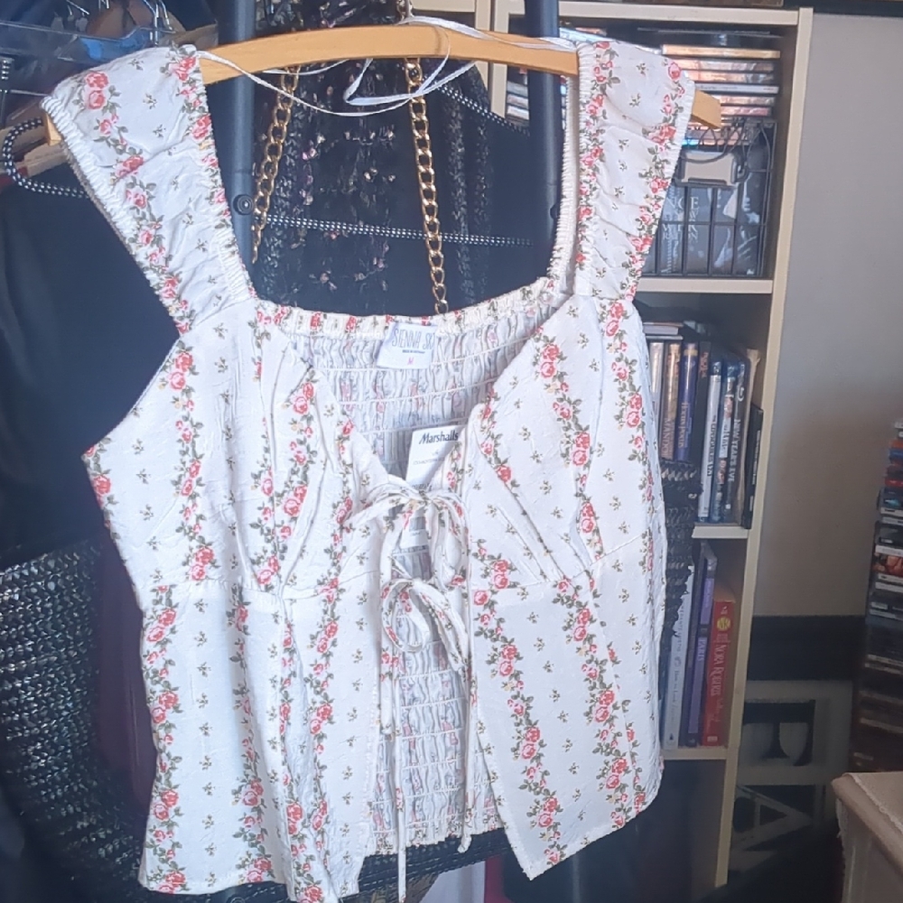 Sienna Sky Floral Tie Crop Top